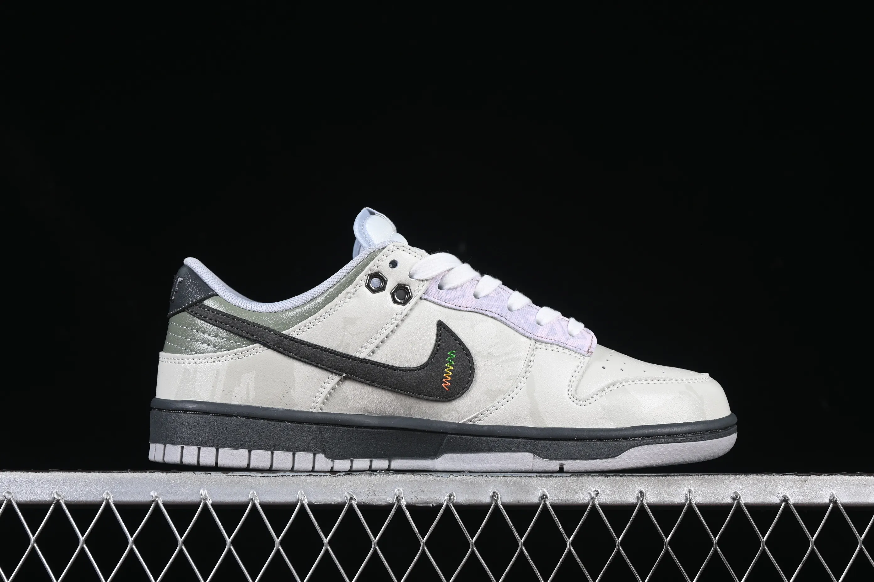 All Categories Nk SB Dunk Series Nk SB Dunk Low Low-top Sneakers Nk Dunk Retro "Grey Fog" Panda Prank Go to Tibet Heart of the Wilderness Gray Black Low-top Casual Sneakers DD1391-103